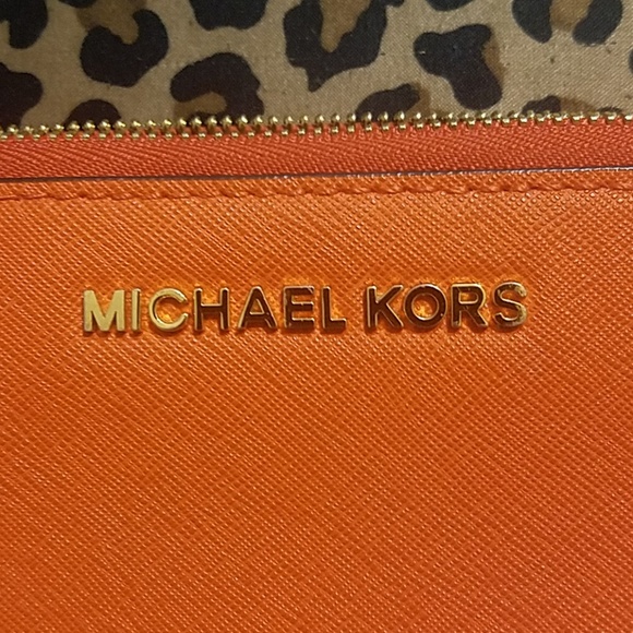 Authentic Michael Kors Wallet - Picture 2 of 5